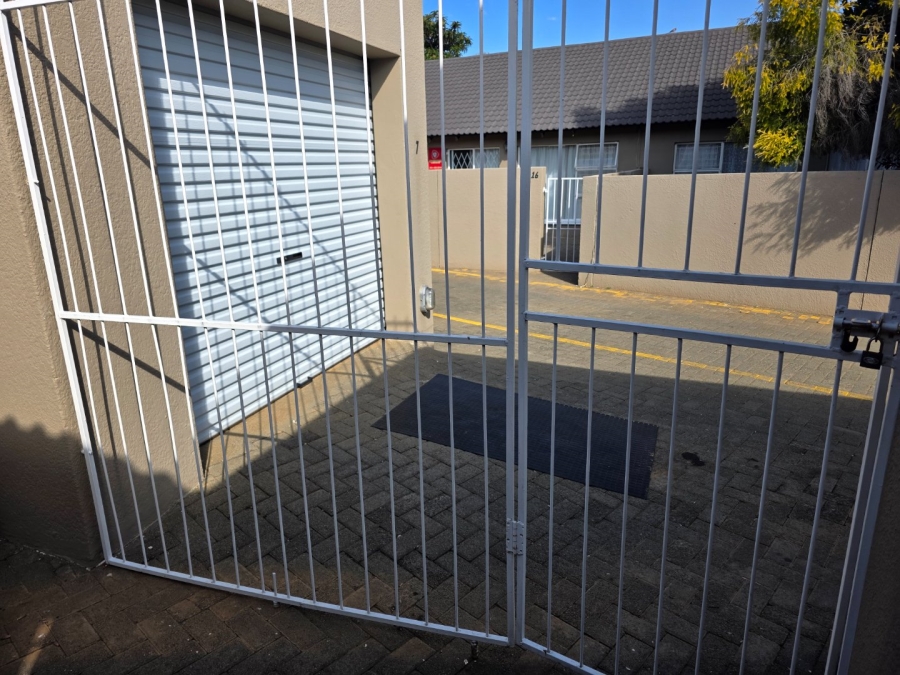To Let 2 Bedroom Property for Rent in Heuwelsig Free State